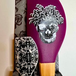 2 Halloween Silicone Spatulas Black White Skull Wearing Flower Crown Black Lace
